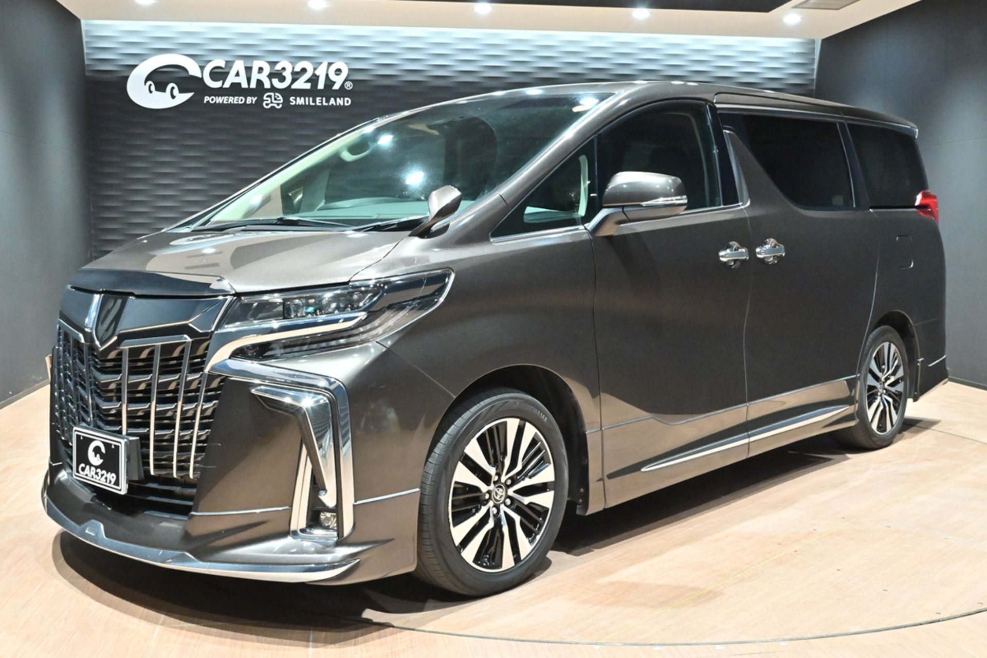 TOYOTA ALPHARD - View 1