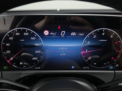 MERCEDES-BENZ E-CLASS - 8