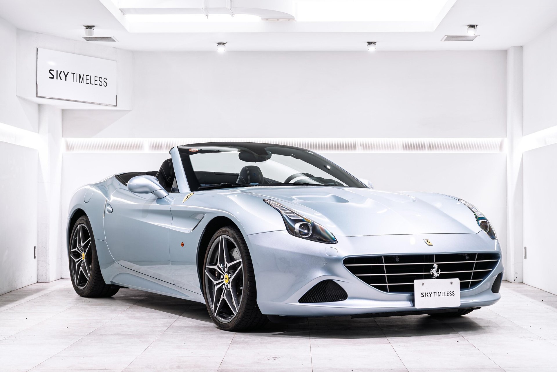 FERRARI CALIFORNIA T - View 1