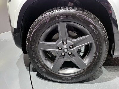 LAND ROVER DEFENDER - 6