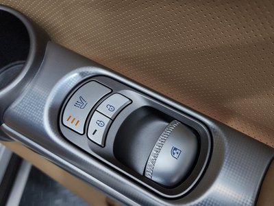 2022 Genesis GV60 thumbnail 28