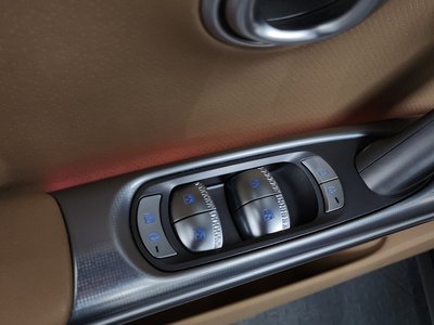 2022 Genesis GV60 thumbnail 27