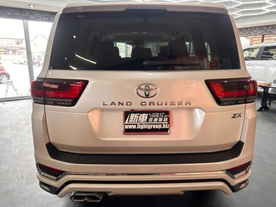 TOYOTA LAND CRUISER 300 - 9