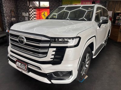 TOYOTA LAND CRUISER 300 - 1