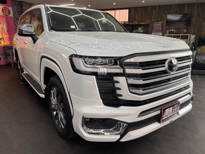 TOYOTA LAND CRUISER 300 - 6