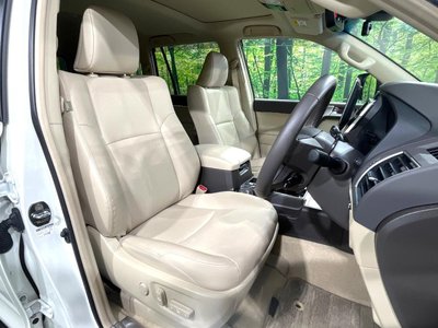 TOYOTA LAND CRUISER PRADO - 8