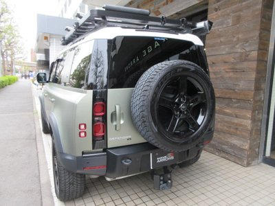 LAND ROVER DEFENDER - 9