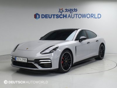 PORSCHE PANAMERA - 1