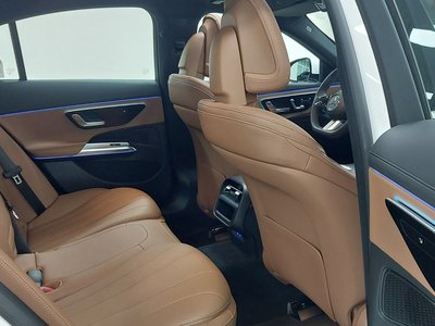 MERCEDES-BENZ E-CLASS - 10