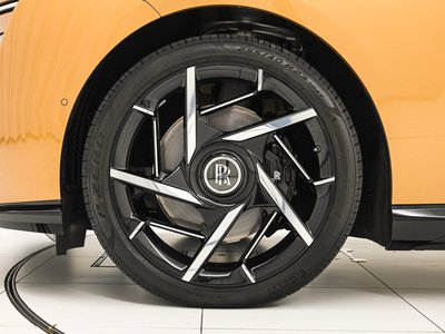 صورة 8 لـ 2025 ROLLS-ROYCE SPECTRE