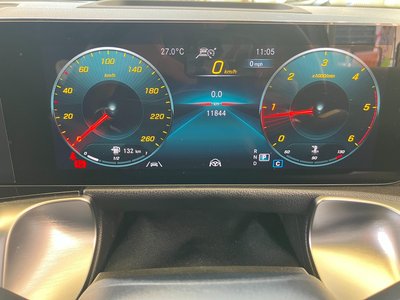 MERCEDES-BENZ GLB - 10