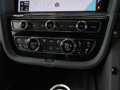 BENTLEY BENTAYGA - 7