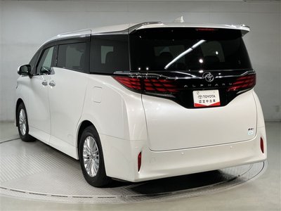 2025 Toyota ALPHARD — фото 4