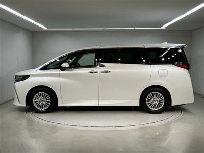 2025 Toyota ALPHARD — фото 2