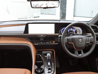 TOYOTA CROWN SPORT - 3