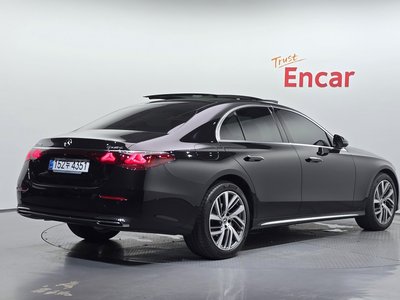 MERCEDES-BENZ E-CLASS - 3