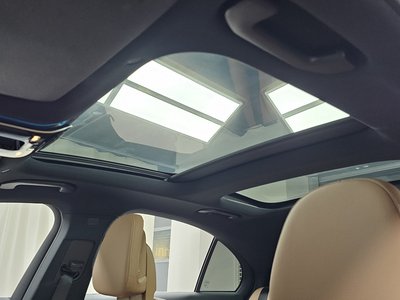 2025 Mercedes-BENZ E-CLASS — миниатюра 21