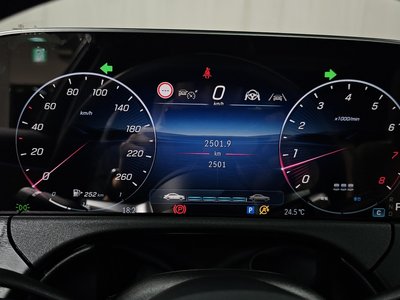 2025 Mercedes-BENZ E-CLASS — миниатюра 11