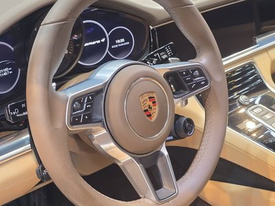 PORSCHE PANAMERA - 1