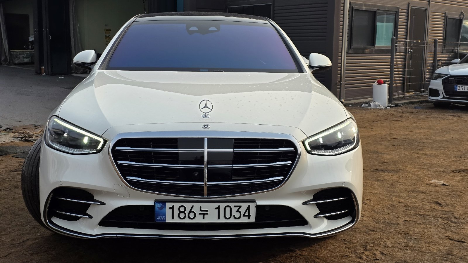 MERCEDES-BENZ S-CLASS - View 1