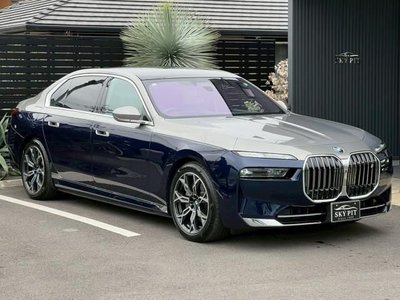 BMW I7 - 6