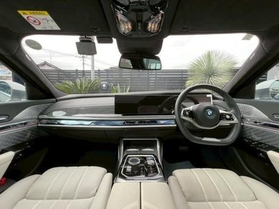 BMW I7 - 3