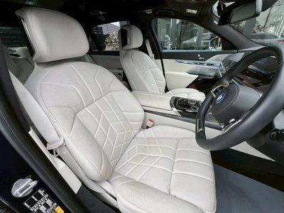 BMW I7 - 4