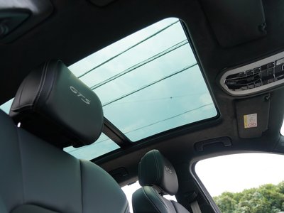 2023 Porsche MACAN thumbnail 23