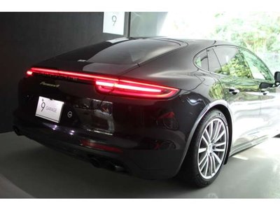 PORSCHE PANAMERA - 3