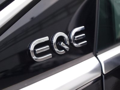 MERCEDES-BENZ EQE - 8
