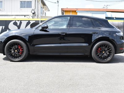 PORSCHE MACAN - 4