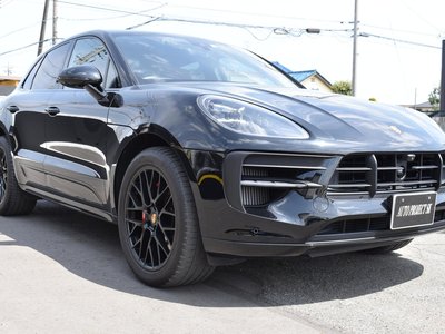 PORSCHE MACAN - 2