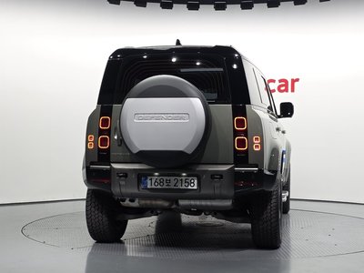 LAND ROVER DEFENDER - 4