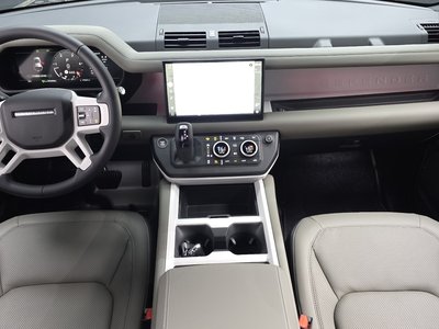 LAND ROVER DEFENDER - 5