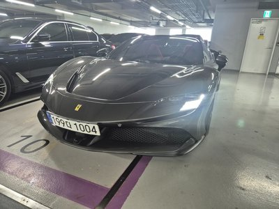 2023 Ferrari SF90 SPIDER photo 1