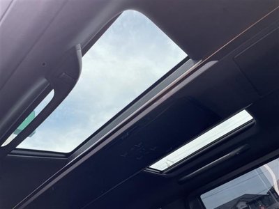 2025 Toyota ALPHARD — фото 8
