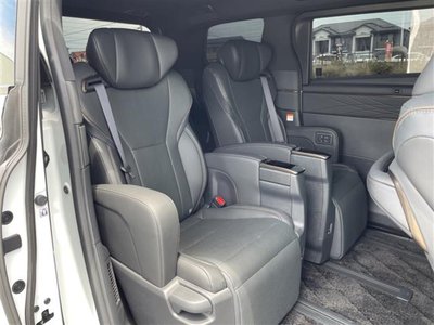 2025 Toyota ALPHARD — миниатюра 24