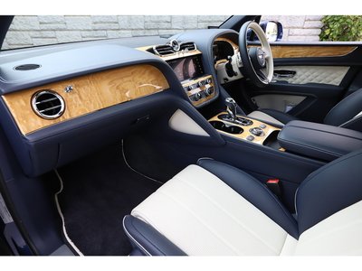 2021 Bentley BENTAYGA thumbnail 40