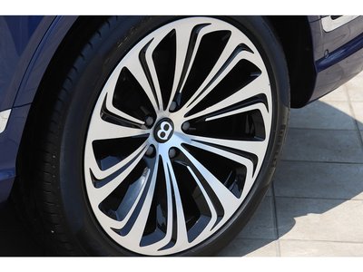 2021 Bentley BENTAYGA thumbnail 37