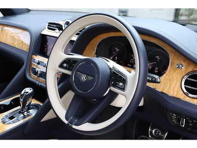 2021 Bentley BENTAYGA thumbnail 38