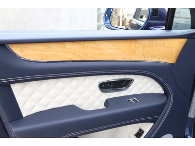2021 Bentley BENTAYGA thumbnail 62