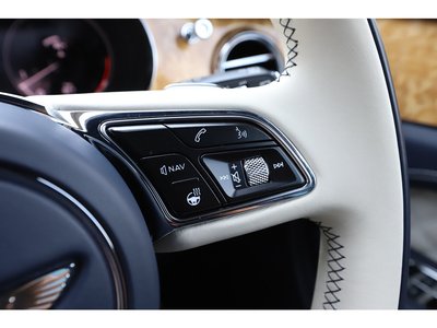2021 Bentley BENTAYGA thumbnail 50