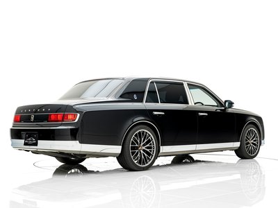 TOYOTA CENTURY - 7