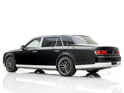 TOYOTA CENTURY - 5