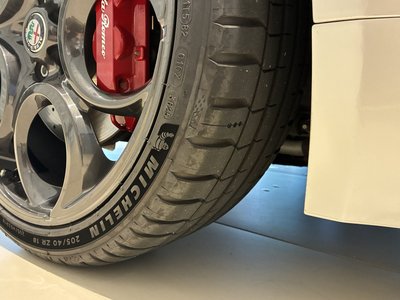صورة 70 لـ 2019 ALFA Romeo 4C SPIDER