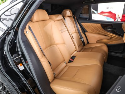 صورة مصغرة 9 لـ 2021 LEXUS LS