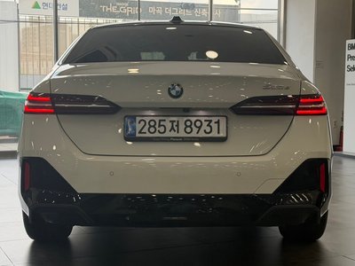 2025 BMW 5 SERIES 照片 3