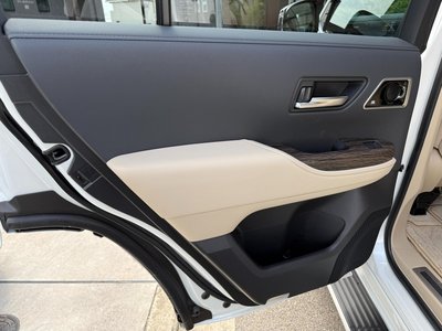 صورة مصغرة 25 لـ 2024 Toyota LAND CRUISER 300