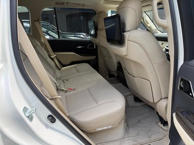 صورة مصغرة 12 لـ 2024 Toyota LAND CRUISER 300