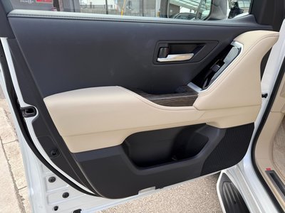 صورة مصغرة 24 لـ 2024 Toyota LAND CRUISER 300